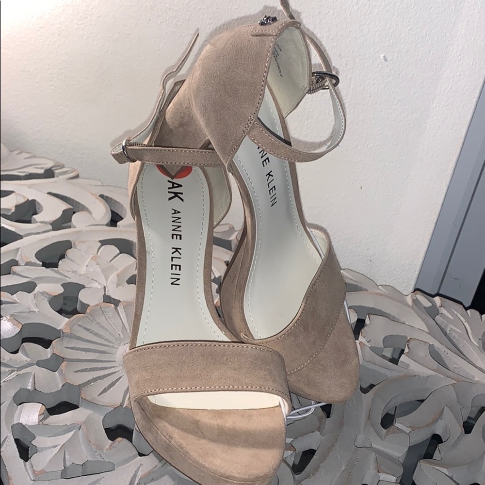 Anne Klein pumps